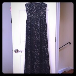 BCBG MAX AZRIA black lace gown-size 2